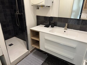 Unclassified image, 4 of 13, button - L’Écrin de la Madeleine, City Centre, Sleeps 4 (Béziers)