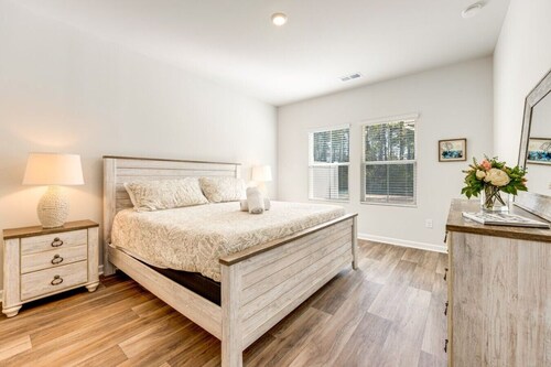 Sea La Vie at OIB | Townhome Near Golf & Beaches