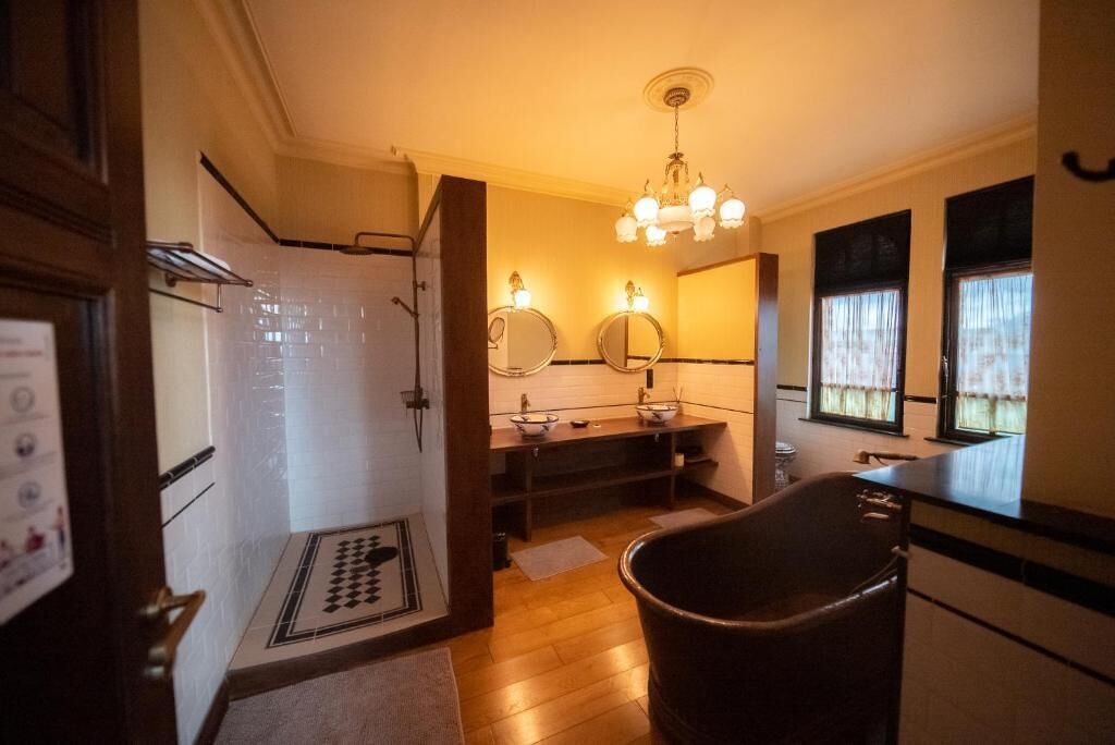 Deluxe Double Room, Garden View | Bathroom | Separate tub and shower, free toiletries, hair dryer, towels