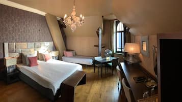 Deluxe Suite, Balcony, City View