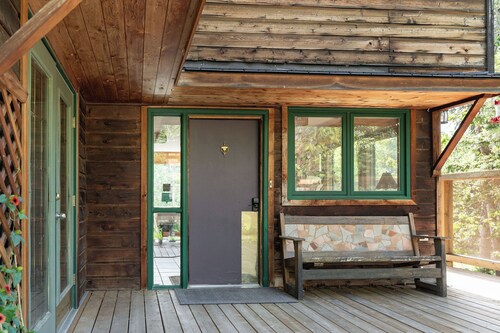 Stepping Stone Mountain House | Luxury Cedar Sauna | Great For Families