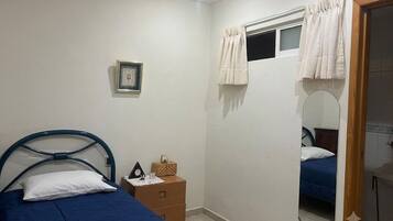 2 dormitorios, tabla de planchar con plancha, wifi y ropa de cama