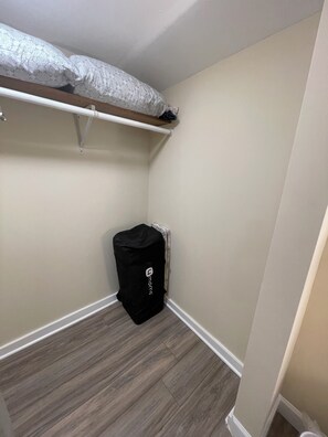 Interior - Peaceful little house in quiet neighborhood of Maryland Heights (Maryland Heights)