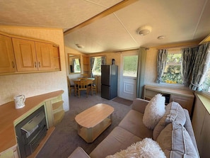 Living area - Luxury Caravan Situated on Holistic Wellbeing Site (Mablethorpe)