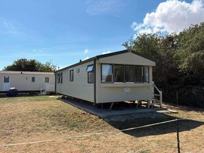Exterior - Luxury Caravan Situated on Holistic Wellbeing Site (Mablethorpe)