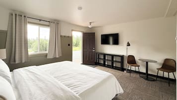 Superior Room, 1 King Bed, Non Smoking | Laptop workspace, blackout curtains, iron/ironing board (on request)