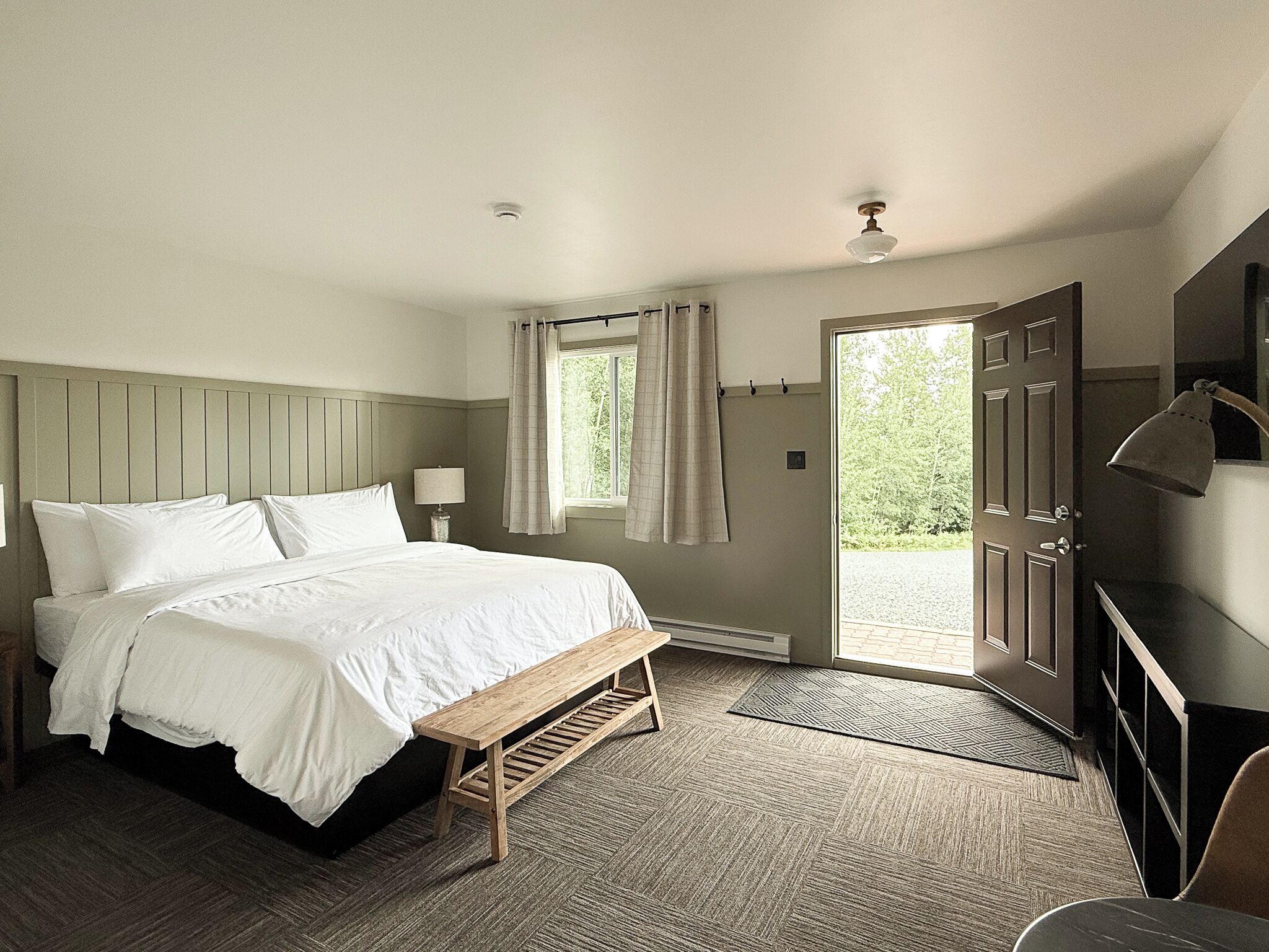 Superior Room, 1 King Bed, Non Smoking | Laptop workspace, blackout curtains, iron/ironing board (on request)