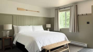 Superior kamer, 1 kingsize bed, niet-roken | Een laptopwerkplek, verduisterende gordijnen