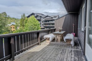 Outdoor dining - Cozy Apartment Near Geilo Center | Ski Bus Nearby (Geilo)