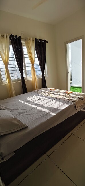Unclassified image, 5 of 10, button - 306 - Stylish 2BHK by Everloft | Balcony & Comfort (Bangalore)