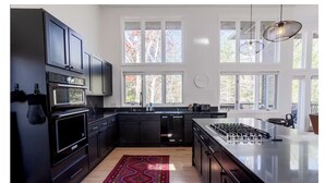Private kitchen - Twenty Bryce - Luxury Mountain Retreat 2hrs from DC (Basye)