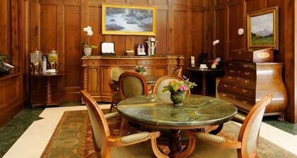 Ritz-Carlton Aspen Ski-in Ski-out 3BR+3.5BA Luxury Residence with Full Kitchen