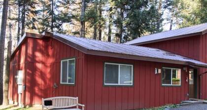 Cute Cozy Cabin Close to Wallowa Lake