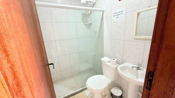 Comfort Twin Room, City View | Bathroom