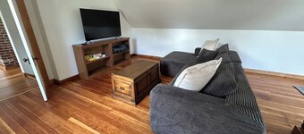 Vintage Charmer/Room for the whole family