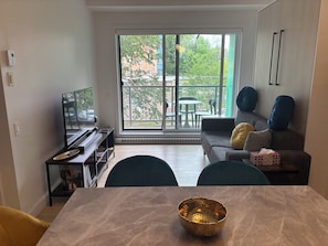 Living area - Le Diamant Bleu in Quebec City ~GYM~GARAGE~Downtown (Québec)