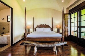 Room - A Tranquil Villa Retreat Steps from Playa Mansita (Tamarindo)