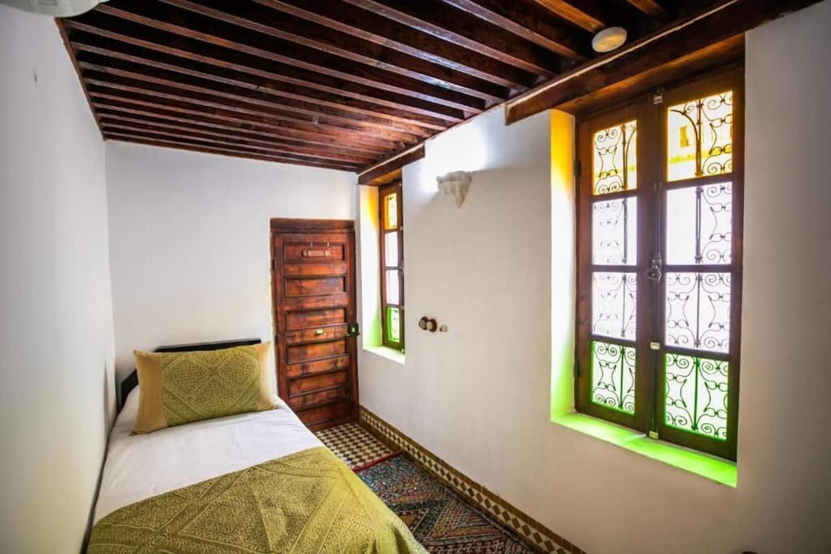 Economy Single Room, Balcony | Peti besi dalam bilik, Wi-fi percuma 
