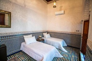 Family Suite, Balcony, City View | Spa | Urut tuaman batu, urutan tisu mendalam, urutan Sweden, urutan pranatal 