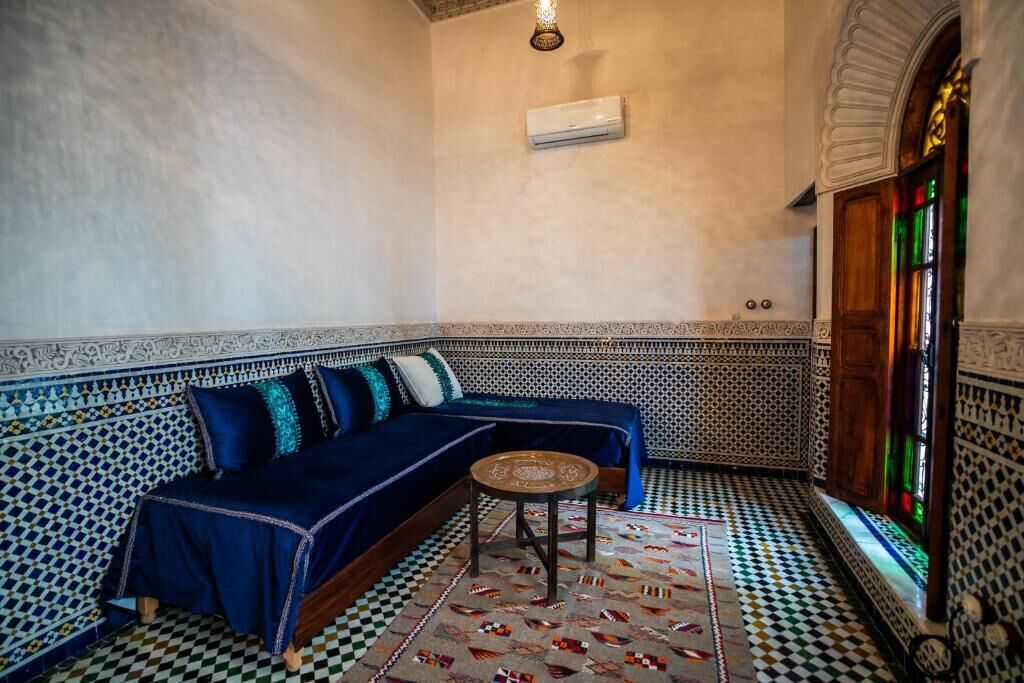 Suite Royal, balcón, vista a la ciudad | Interior