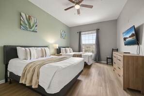 Room - Top-Floor Condo 3 BD/ 2 BA Vista Cay (5048-401 SL) (Orlando)