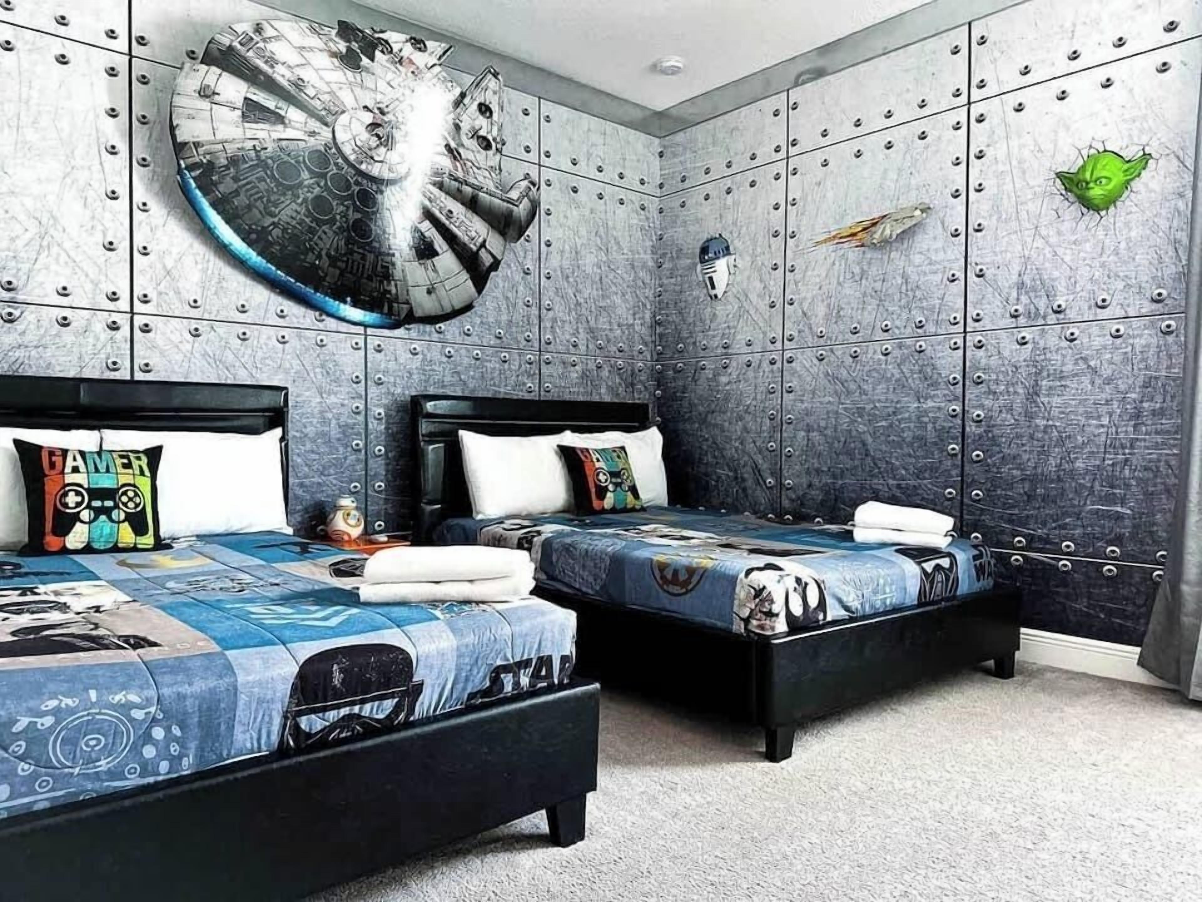 8 bedrooms, iron/ironing board, WiFi, bed sheets
