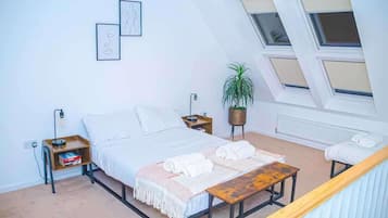 3 bedrooms, WiFi (free), bed sheets
