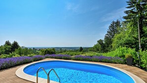 Unclassified image, 2 of 21, button - House in a quiet location ideal for family holidays. Pool, hot tube and sauna. (Biškupec Zelinski)