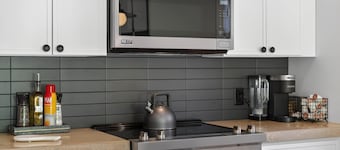 Hillside Loft- 15 Mins to Cornell & IC- King Beds