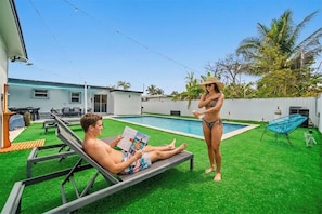 Pool - Family Home • Near Little Havana & MIA Pool_BBQ (Miami)