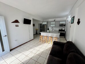 Interior - Perfect 7-bedroom building with AC, private pool, generator, cistern in Combate (Combate)