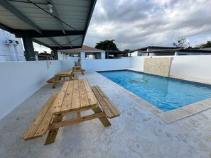 Pool - Perfect 7-bedroom building with AC, private pool, generator, cistern in Combate (Combate)