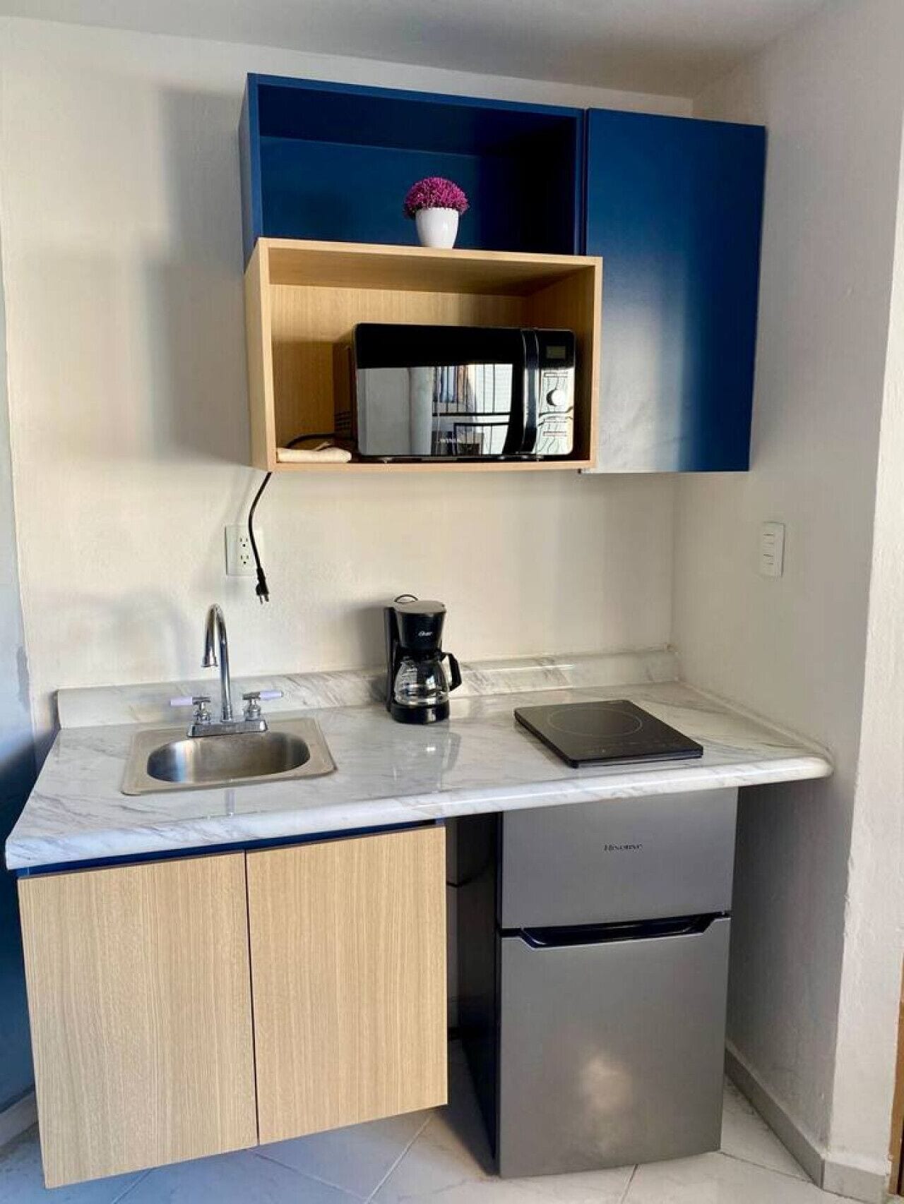 Kaffetrakter/tekoker og mikrobølgeovn