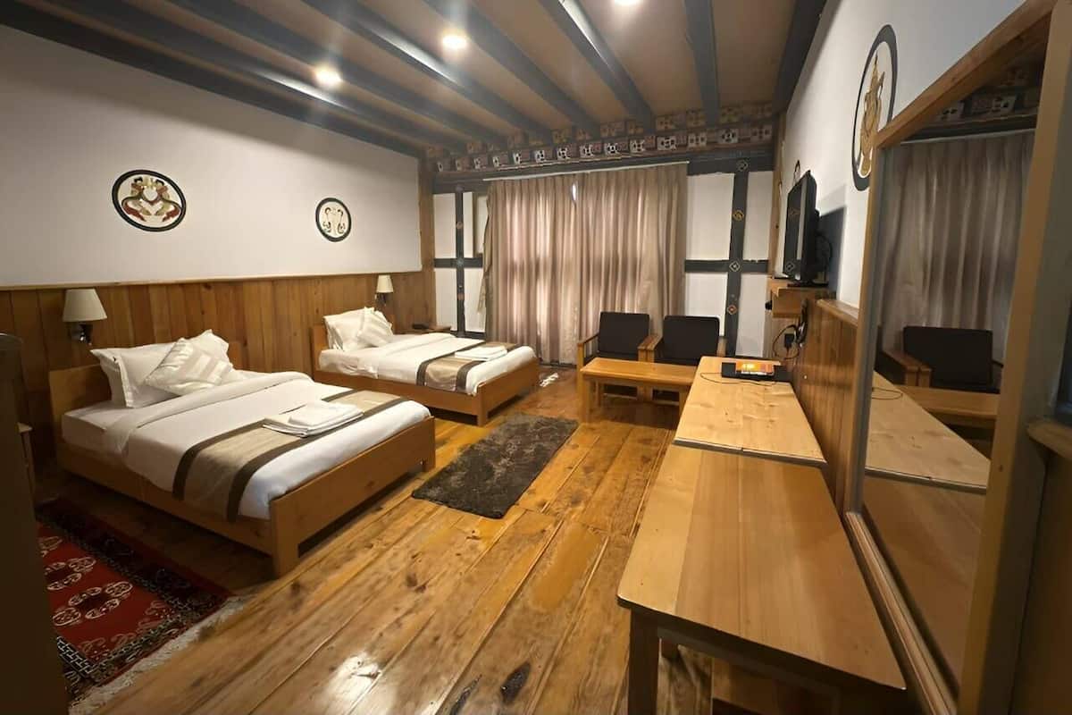 Deluxe-Doppel- oder -Zweibettzimmer, Bergblick | Bügeleisen/Bügelbrett, kostenloses WLAN