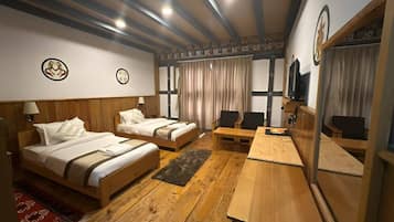 Deluxe Double or Twin Room, Mountain View | Iron/ironing board, free WiFi