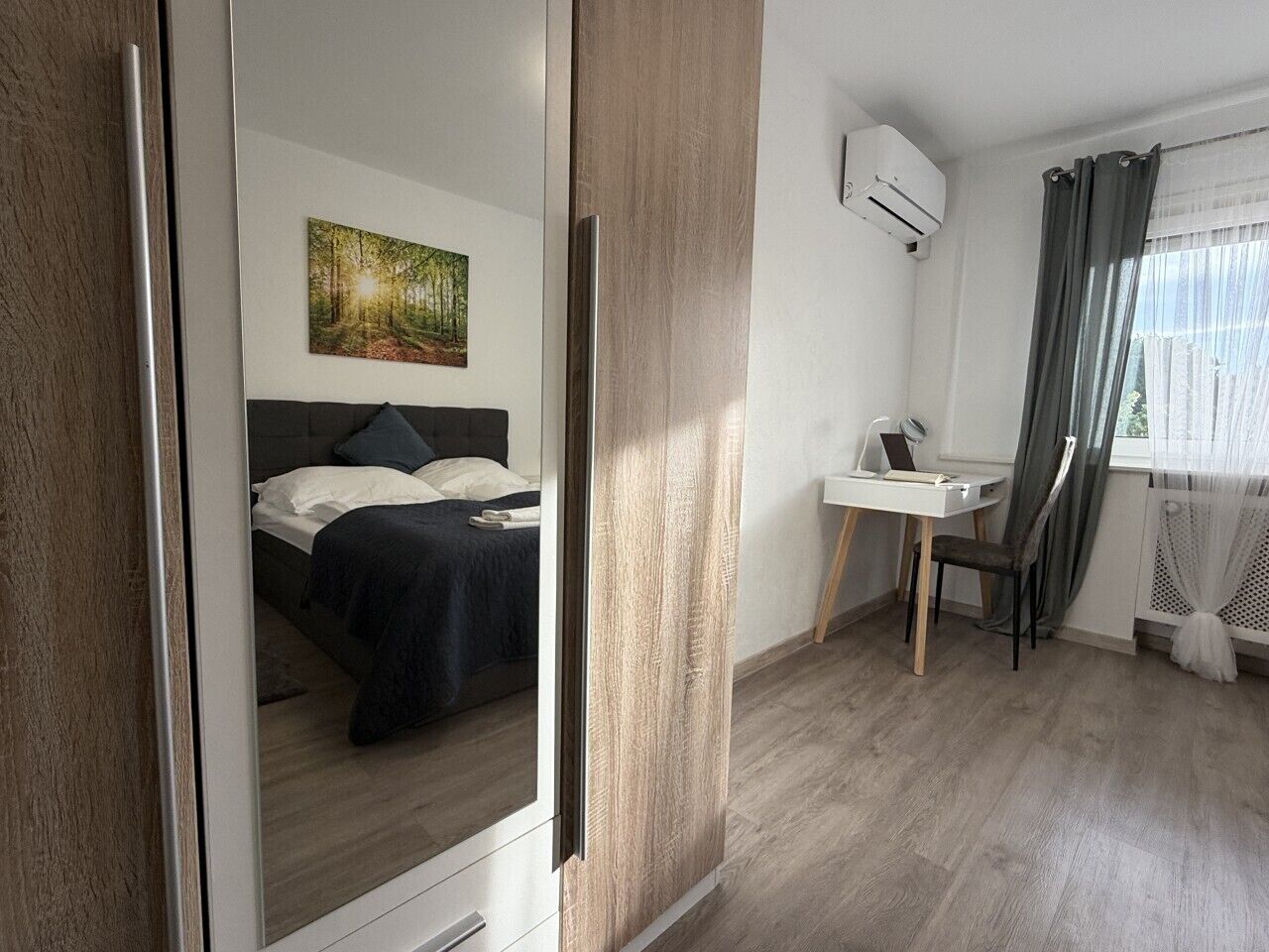 2 bedrooms, desk, iron/ironing board, travel cot