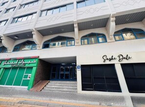 Exterior detail - Primeluxe Stay By Lavish Hub (Abu Dhabi)