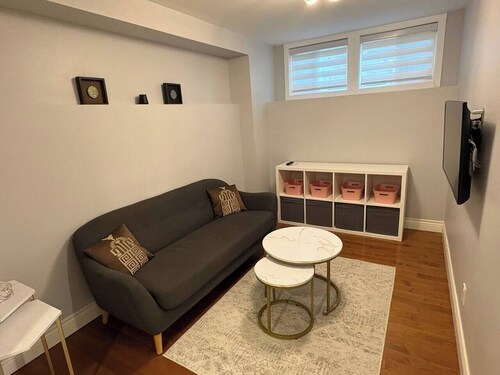 Modern Private 1BR Suite | Near Grouse & Capilano