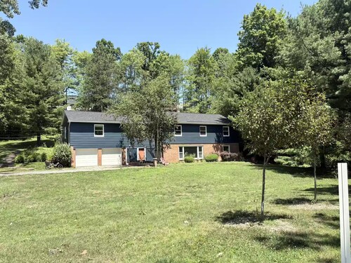 5BR/3BA Home on Main St in Chagrin Falls Village