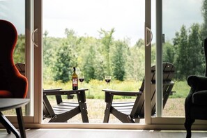 Interior - New Vineyard Cottage in Niagara Wine Country | 2BR | Pet Friendly (Lincoln)