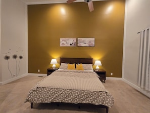 Room - Sleeps 10 Jacuzzi - Firepit + Garage Downtown/ INDY 500 (Indianapolis)