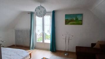 2 slaapkamers, een strijkplank/strijkijzer, gratis wifi, beddengoed