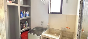 Apartamento Amueblado con aire acondicionado en los patios