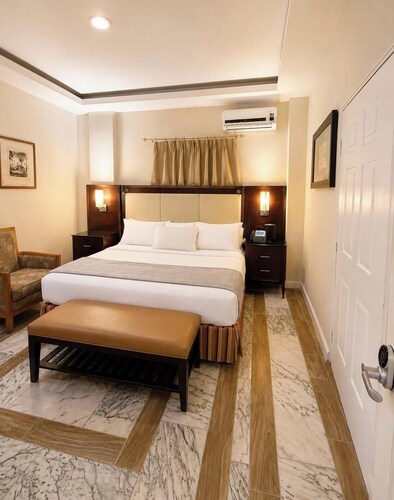 Richcastle Hotel