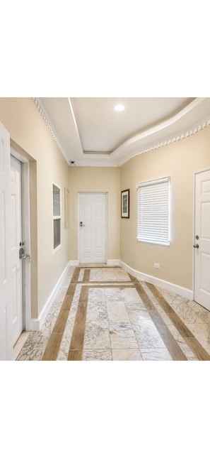 Luxury Studio Suite, City View | Interior
