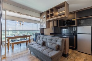Apartamento Premium, 1 cama doble con sofá cama, cocina, vistas a la ciudad | Interior