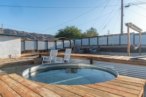 Unclassified image, 5 of 36, button - Oasis Dream: Pet-Friendly Hot Tub, Cold Plunge, EV Charger & Stargazing (Twentynine Palms)