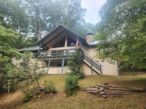 Exterior - Classic Lakefront Cabin • Cool Mountain Vibes • 12 Mins to Cashiers (Glenville)