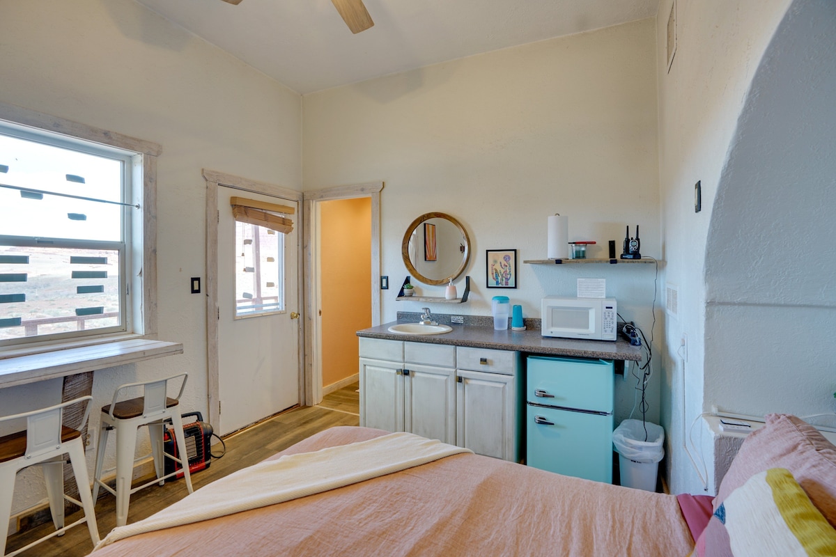 Standard Room, 1 Queen Bed, River View
