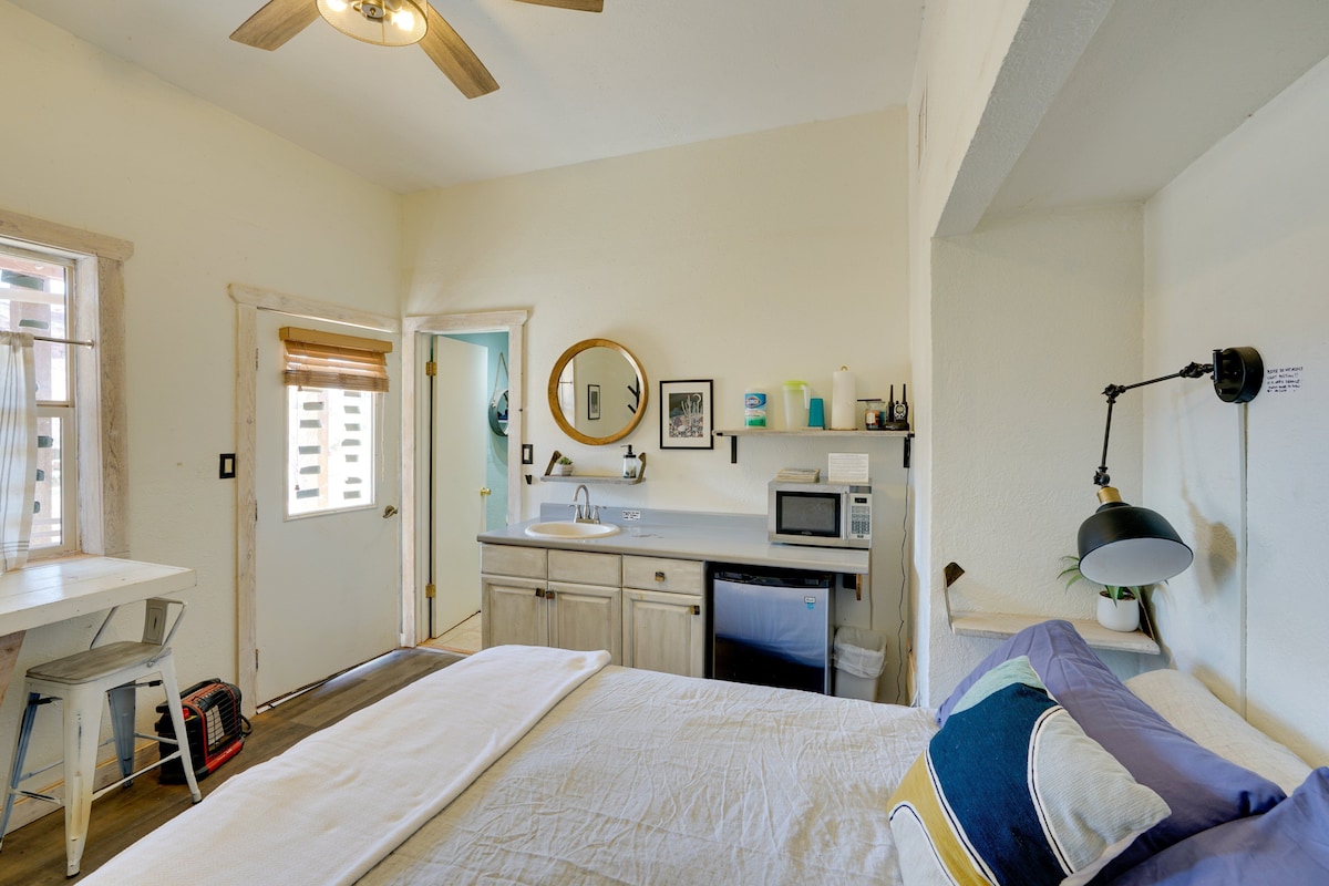 Standard Room, 1 King Bed, Desert View